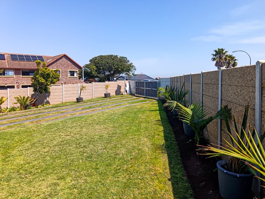 5 Bedroom Property for Sale in Dana Bay Western Cape